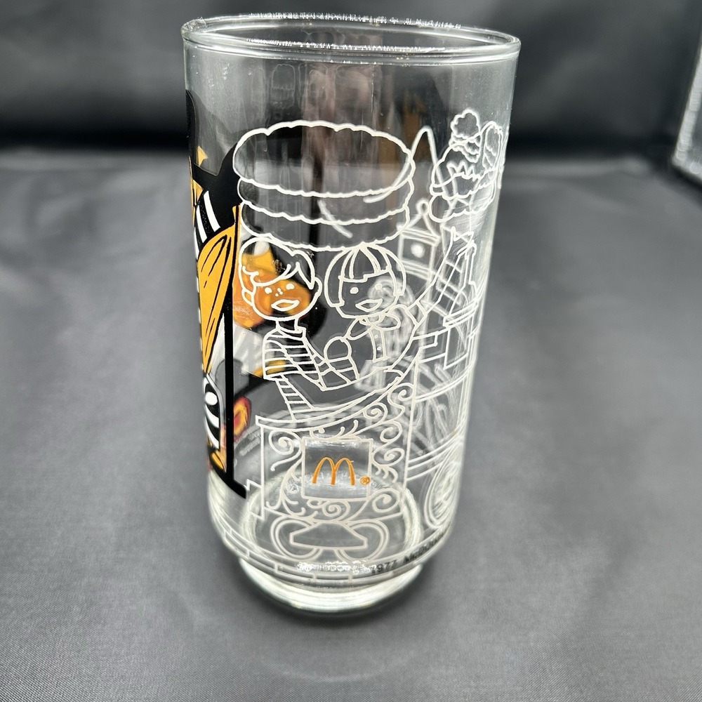 1977 McDonalds MCDONALDLAND ACTION SERIES‎ GLASSES HAMBURGLAR Tumbler 5.75" Tall - Picture 2 of 9